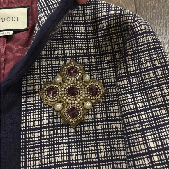 Gucci Navy and White Tweed Cropped Jacket with Jeweled Brooch - Picture 2 of 4